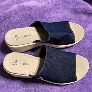 Clarks navy sandals